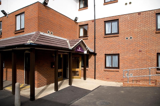 Gallery - Premier Inn London Hayes North