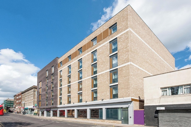 Gallery - Premier Inn London Hackney