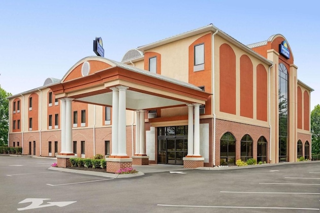 Gallery - Days Inn & Suites By Wyndham Murfreesboro