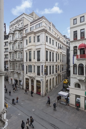 Gallery - Hotel The Public