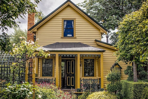 Gallery - The Corinda Collection