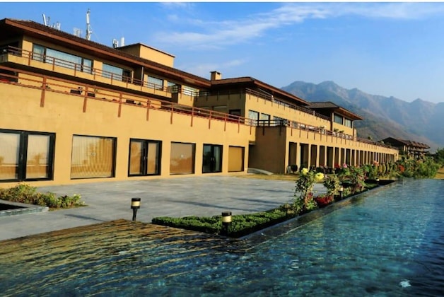 Gallery - Taj Dal View Srinagar