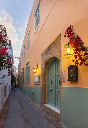 Gallery - Efchi Suites 1904