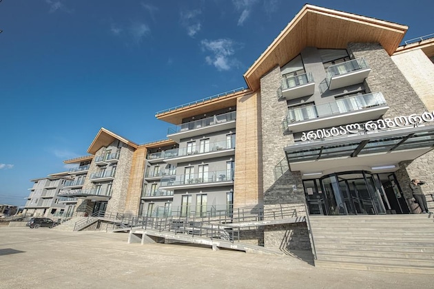 Gallery - Crystal Resort