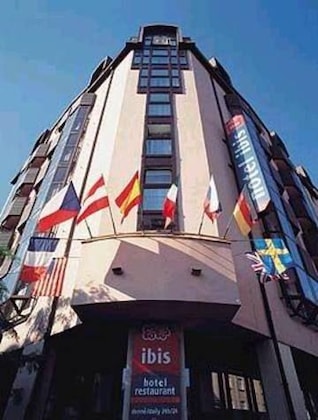 Gallery - Ibis Karlin