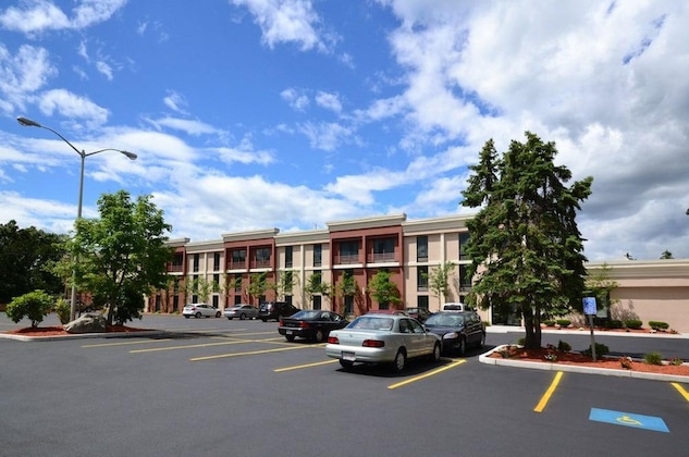 Gallery - Holiday Inn Express Boston-Brockton