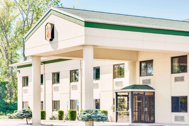 Gallery - Super 8 By Wyndham Port Clinton