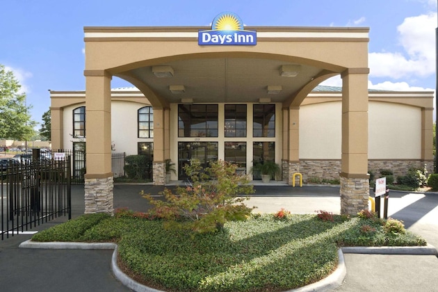 Gallery - Days Inn & Suites By Wyndham Tuscaloosa - Univ. Of Alabama