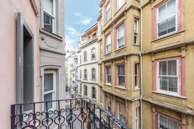 Gallery - Meroddi Pera Flats