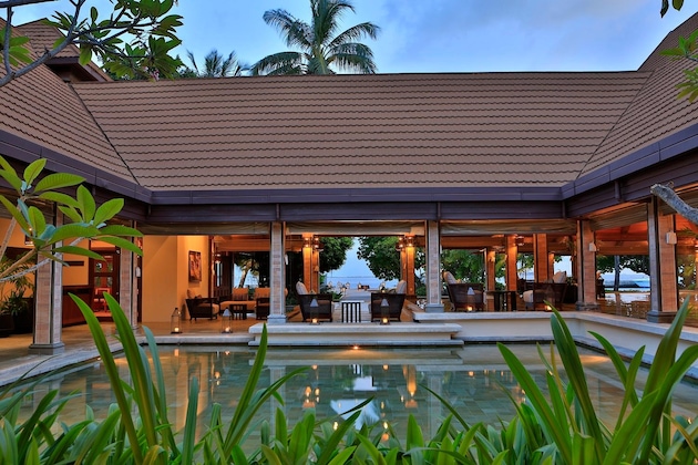 Gallery - Kurumba Island Resort Hotel