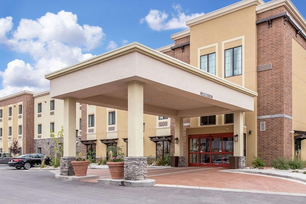 Gallery - Comfort Suites Moab