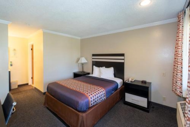 Gallery - Surf Motel and Gardens