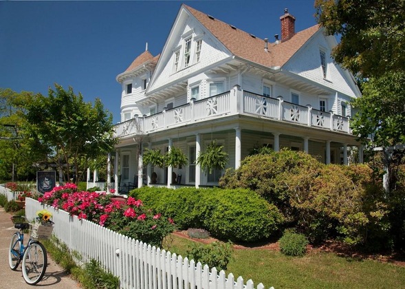 Gallery - White Doe Inn