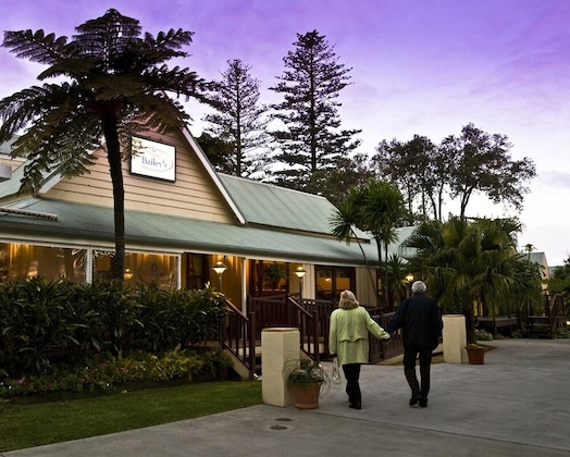 Gallery - Governor's Lodge
