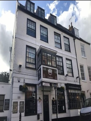 Gallery - The Crown And Cushion