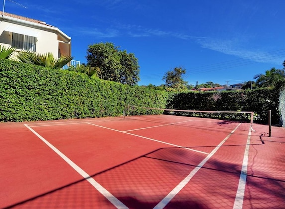 Gallery - Smugglers On The Beach