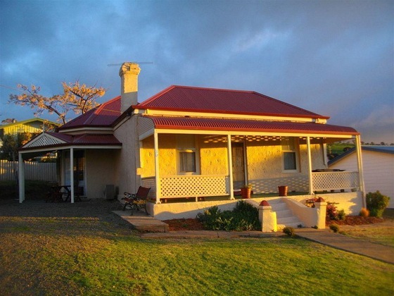 Gallery - Charlie Bates Cottage