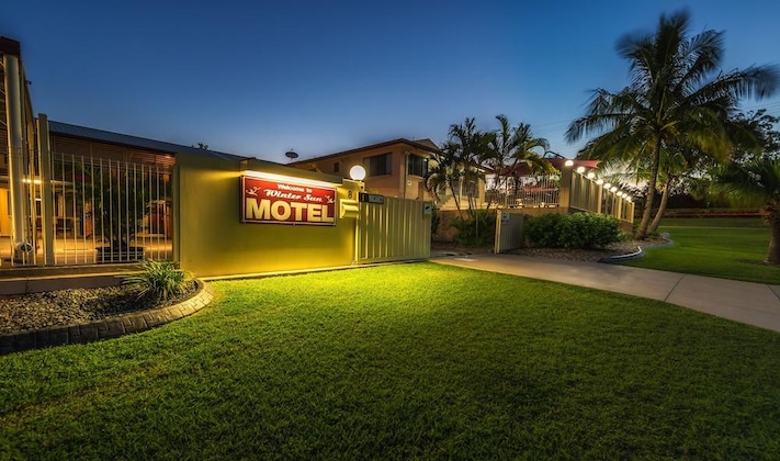 Gallery - Winter Sun Motel