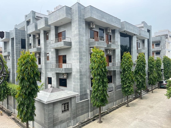 Gallery - The Urmi
