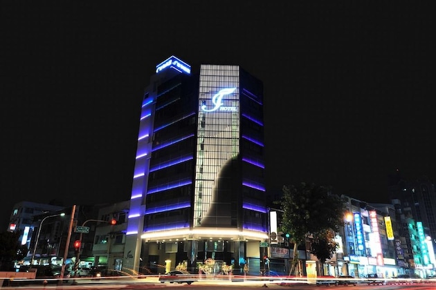 Gallery - J Hotel