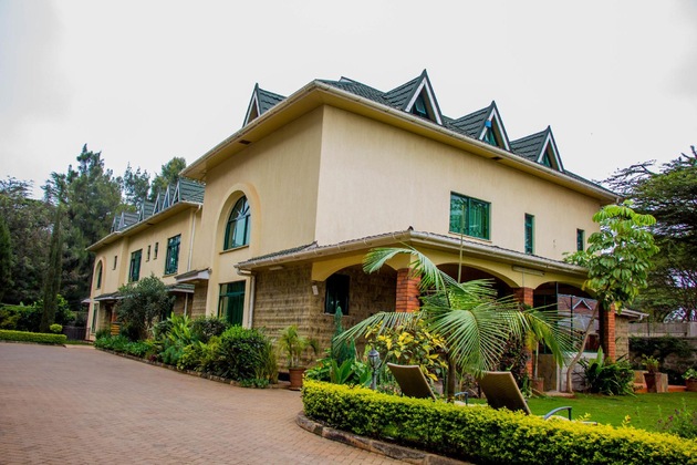 Gallery - Karen Inn And Suites