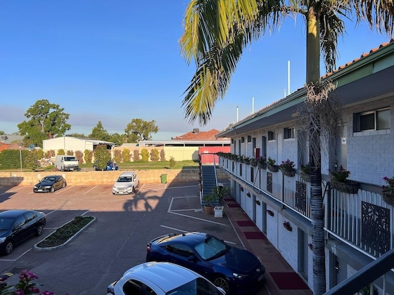 Gallery - Econo Lodge Rivervale