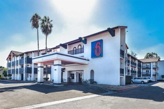 Gallery - Motel 6 Ontario