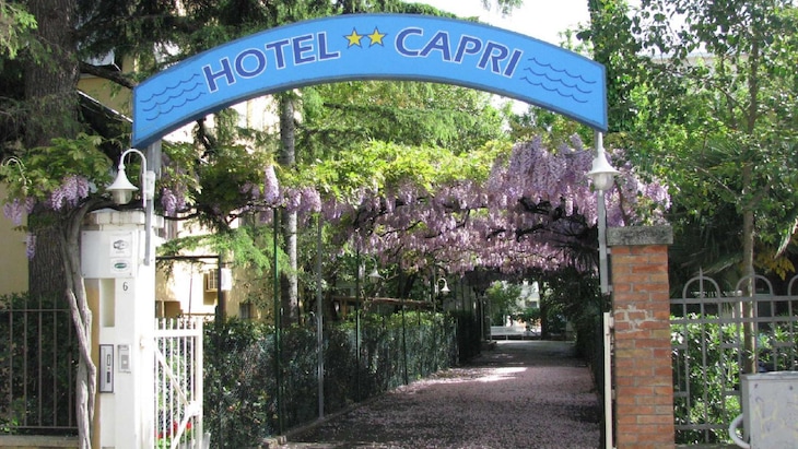 Gallery - Hotel Capri