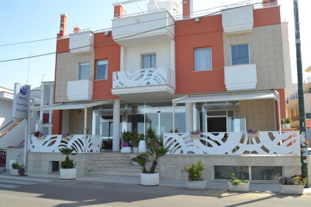 Gallery - Piccadilly Suites And Rooms