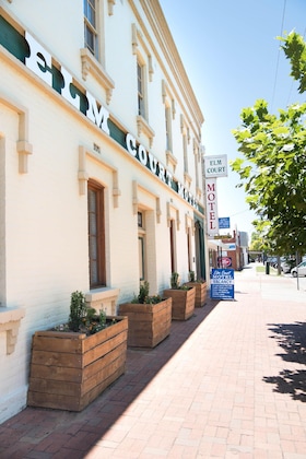 Gallery - Elm Court Motel