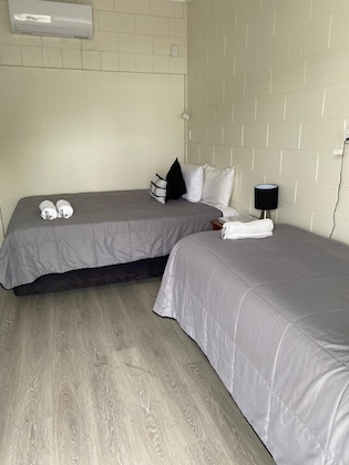 Gallery - O'sheas Windsor Hotel