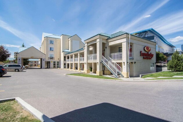 Gallery - Econo Lodge Inn & Suites University