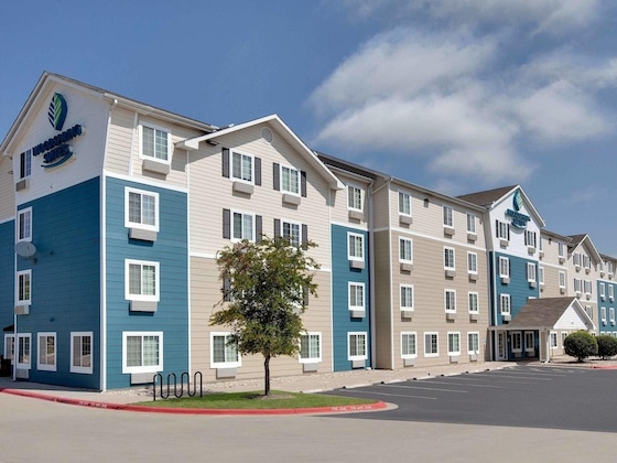 Gallery - WoodSpring Suites Pharr