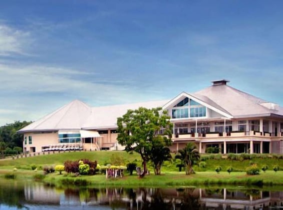 Gallery - Uniland Golf & Resort