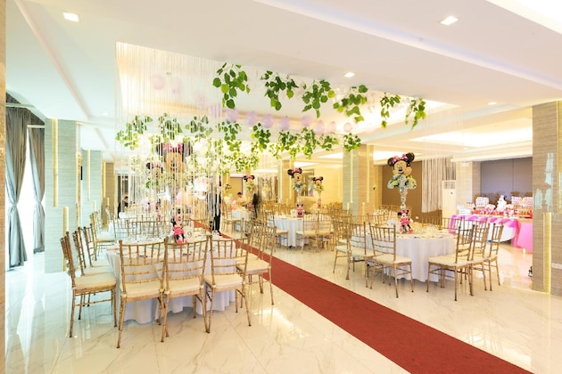 Gallery - Lenox Hotel