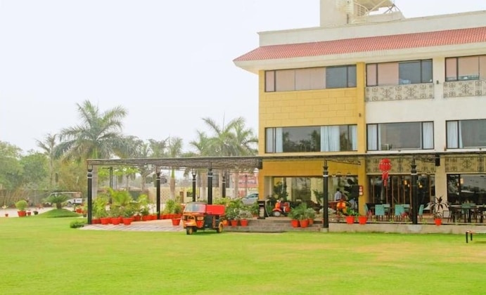 Gallery - Hotel Shamrock Greens