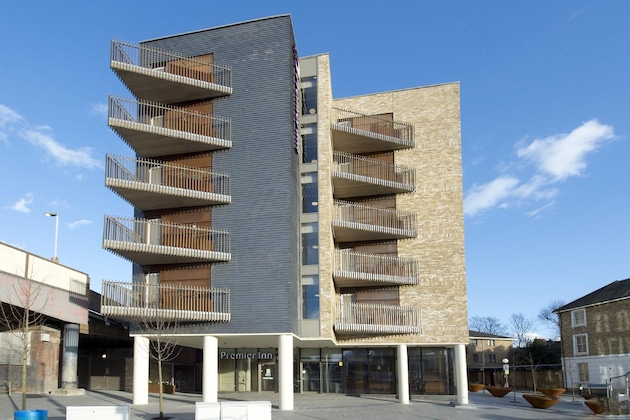 Gallery - Premier Inn London Lewisham