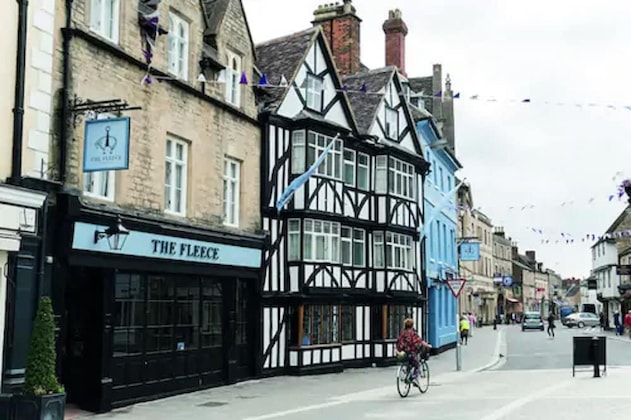 Gallery - The Fleece At Cirencester