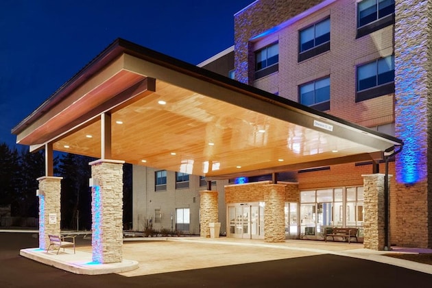 Gallery - Holiday Inn Express & Suites Chicago North Shore - Niles, An Ihg Hotel