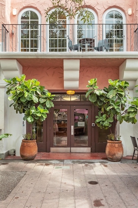 Gallery - Kasa El Paseo Miami Beach