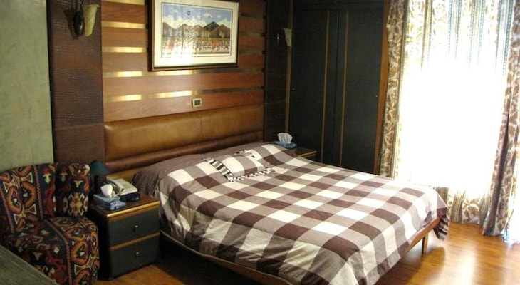 Gallery - Camelot Hotel