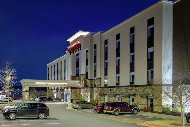 Gallery - Hampton Inn Emerson Lakepoint