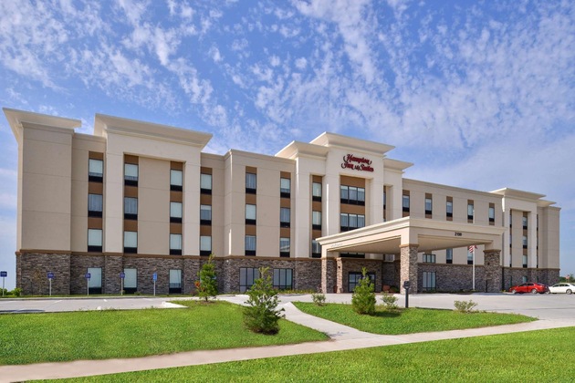Gallery - Hampton Inn & Suites Ames