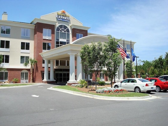 Gallery - Holiday Inn Express And Suites N Charles
