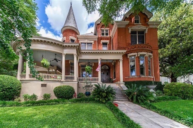 Gallery - Burke Mansion