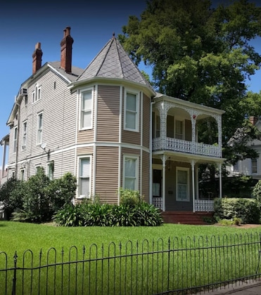Gallery - Laurel Manor Bed And Breakfast