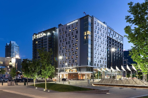 Gallery - Homewood Suites By Hilton Calgary Downtown