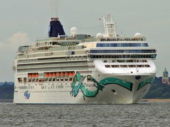 Gallery - Norwegian Jade Cruise Ship