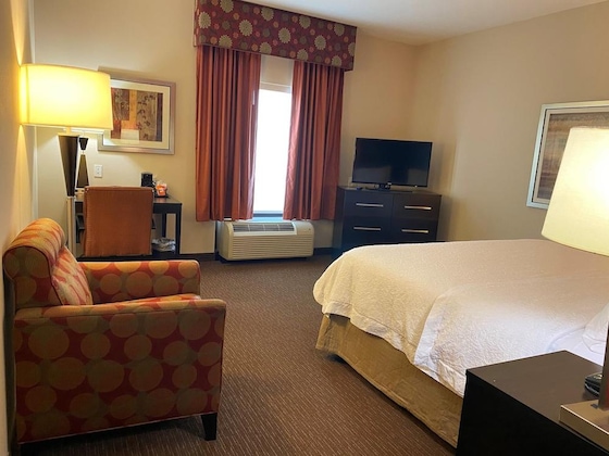 Gallery - Hampton Inn & Suites Tampa Northwest Oldsmar