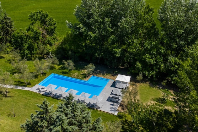 Gallery - Sani Woods Studios & Apartments